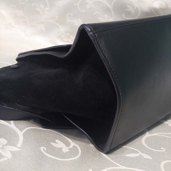 Celine Croc Embossed Medium Trapeze - Picture 9 of 16